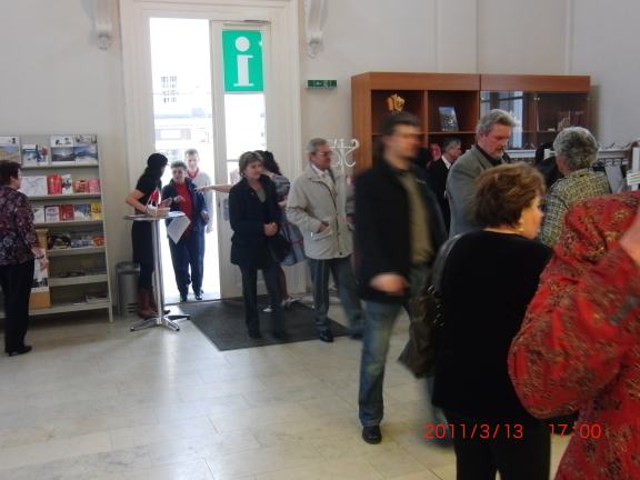 CIMG0224_Einlass-13 und da sind sie alle herin.jpg